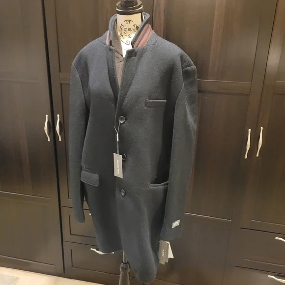 Men's Coat Buttoned Size Large Slim Fit With Zip up Liner that's Waterproof $695 - Picture 4 of 13
